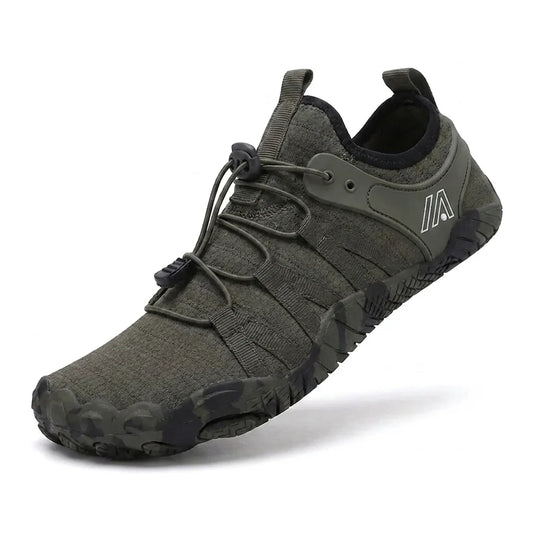 Alvidon AquaLite Olivgrün – Wasserschuhe aus Schnelltrocken-Mesh, Seitenansicht mit gesticktem Alvidon-Logo, Barfußschuhe für Damen und Herren