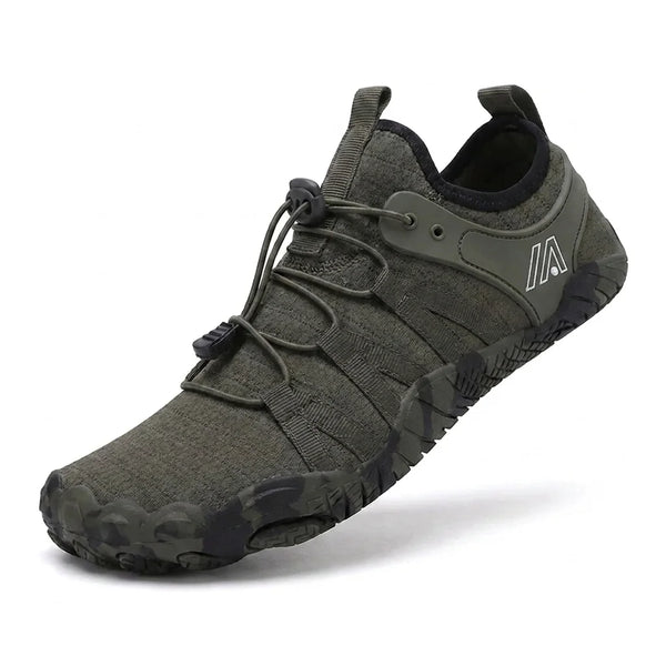 Alvidon AquaLite Olivgrün – Wasserschuhe aus Schnelltrocken-Mesh, Seitenansicht mit gesticktem Alvidon-Logo, Barfußschuhe für Damen und Herren