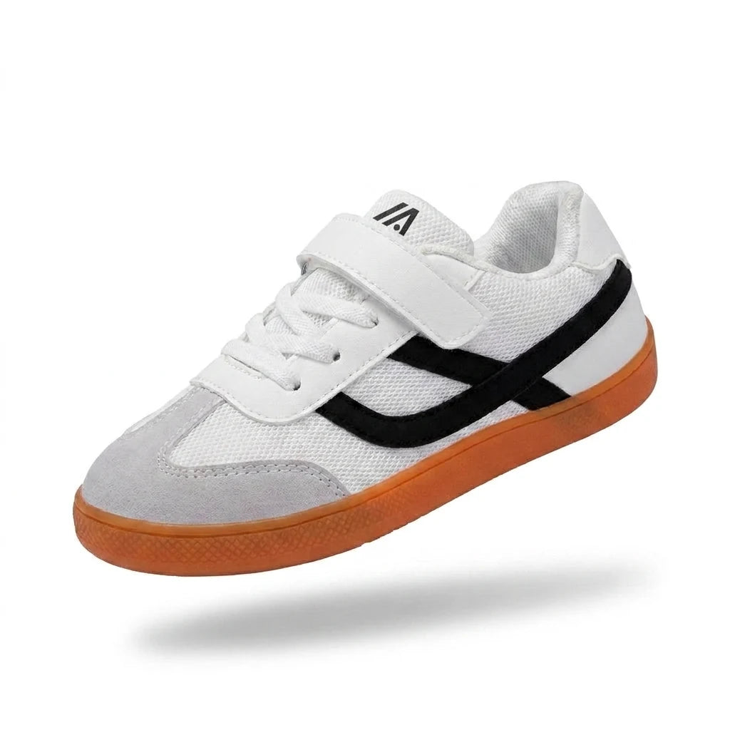 Alvidon MeshKid Schwarz – Barfußschuhe Kinder, Seitenansicht im Studio, für Damen und Herren