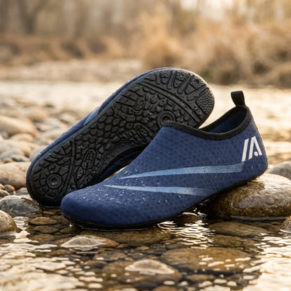 Alvidon SockFlex Marineblau – Wasserschuhe aus Mesh, auf nassen Flusssteinen am Wasser, Barfußschuhe für Damen und Herren