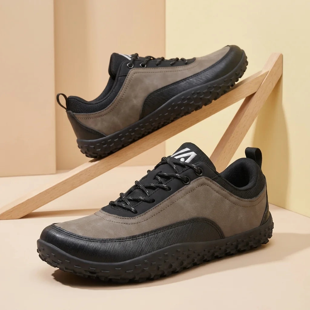 Alvidon TerraCuoio Grün – Barfußschuhe, Detailaufnahme des gestickten Alvidon-Logos, für Damen und Herren