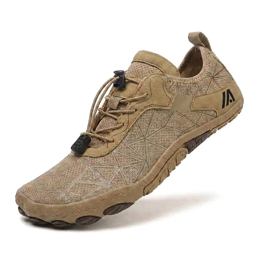 Alvidon TrailPur Beige – Barfußschuhe für Trail und Wanderung, Seitenansicht mit gesticktem Alvidon-Logo, Barfußschuhe für Damen und Herren