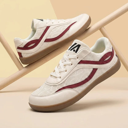 Alvidon VentoFlex Schwarz – Barfußschuhe, Detailaufnahme des gestickten Alvidon-Logos, für Damen und Herren